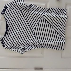 Tshirt size L,Karen Scott.